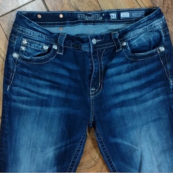 Gorgeous Miss Me Midrise Curvy Crop Jeans With 26” Inseam - Picture 6 of 9